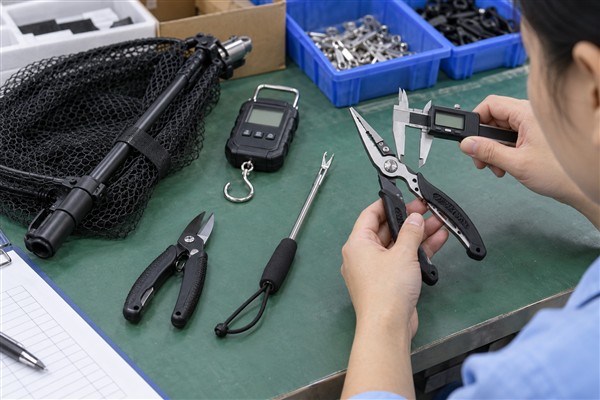 Fishing Swivels, Snaps and Split Rings: Wholesale Guide product details and components shown for comparison